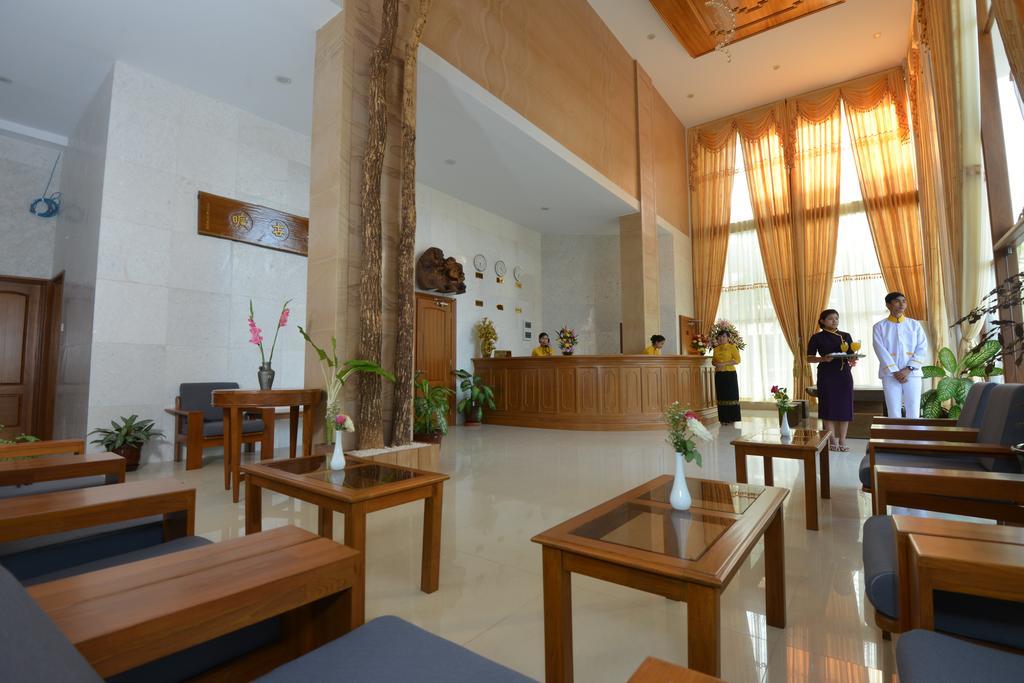 Hotel Sidney Yangon Esterno foto