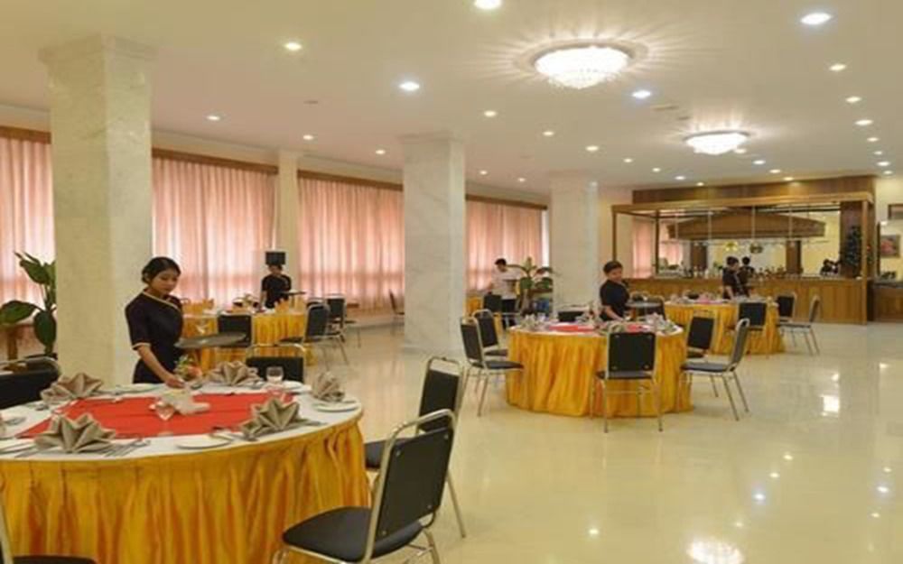 Hotel Sidney Yangon Esterno foto