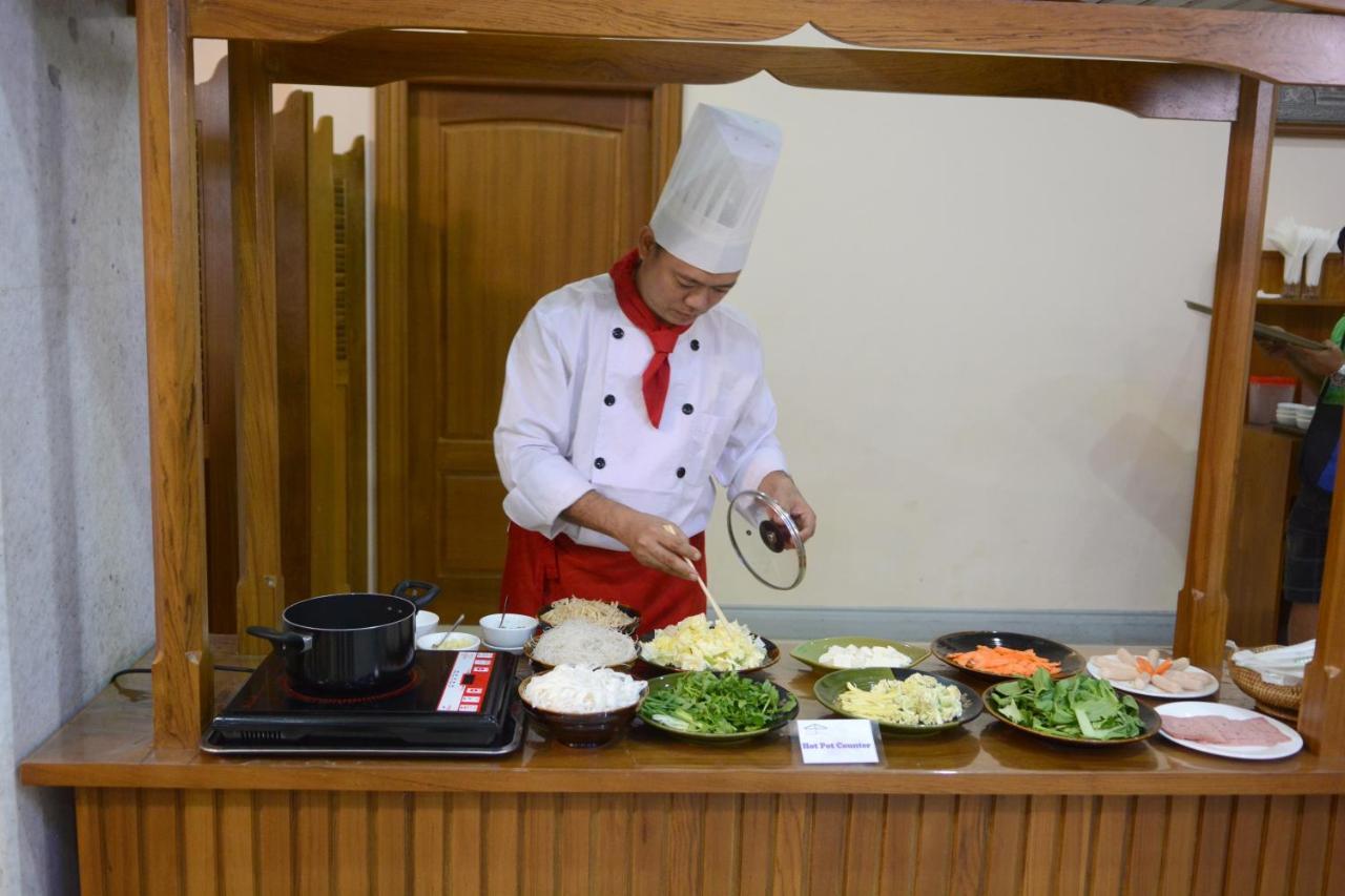 Hotel Sidney Yangon Esterno foto