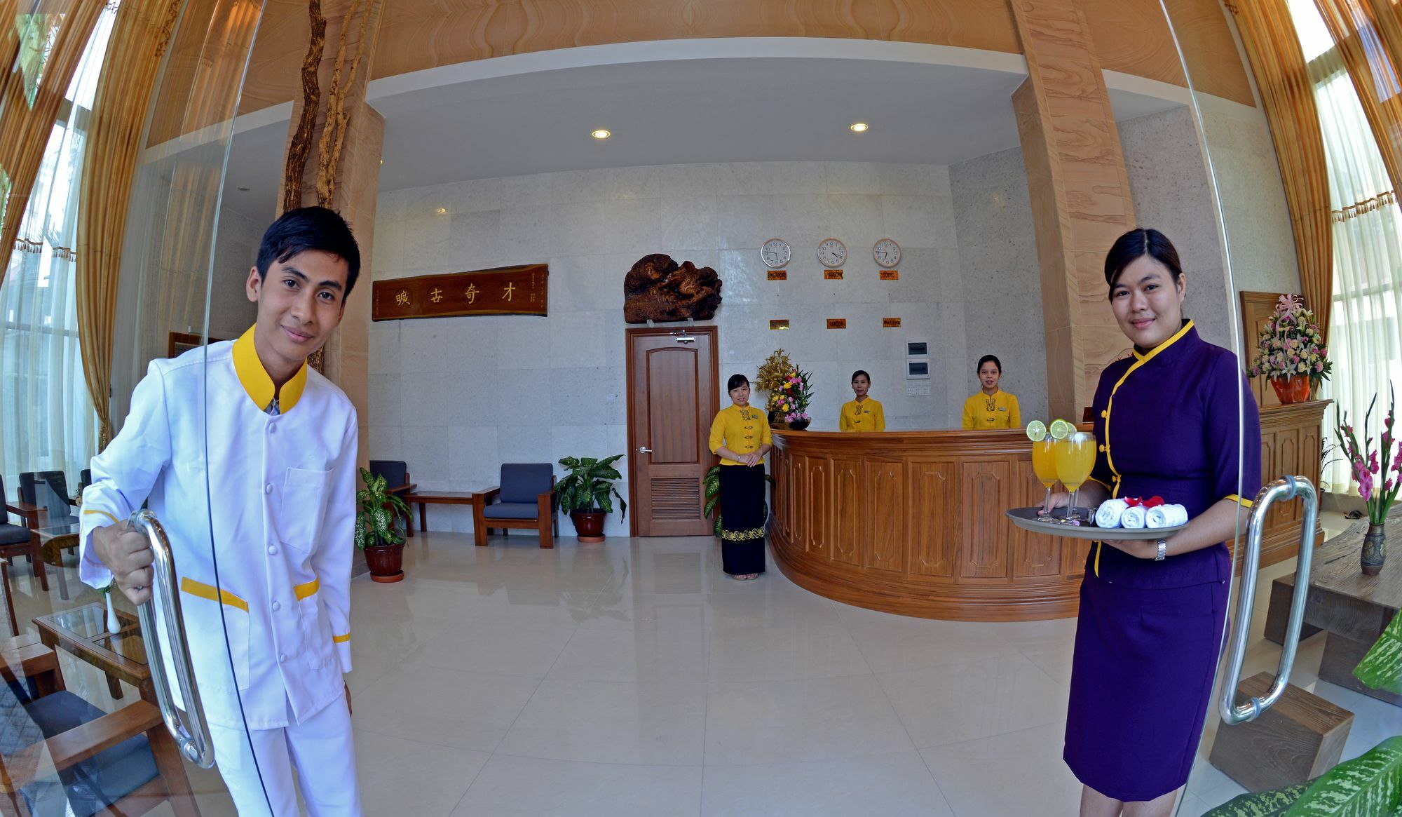 Hotel Sidney Yangon Esterno foto